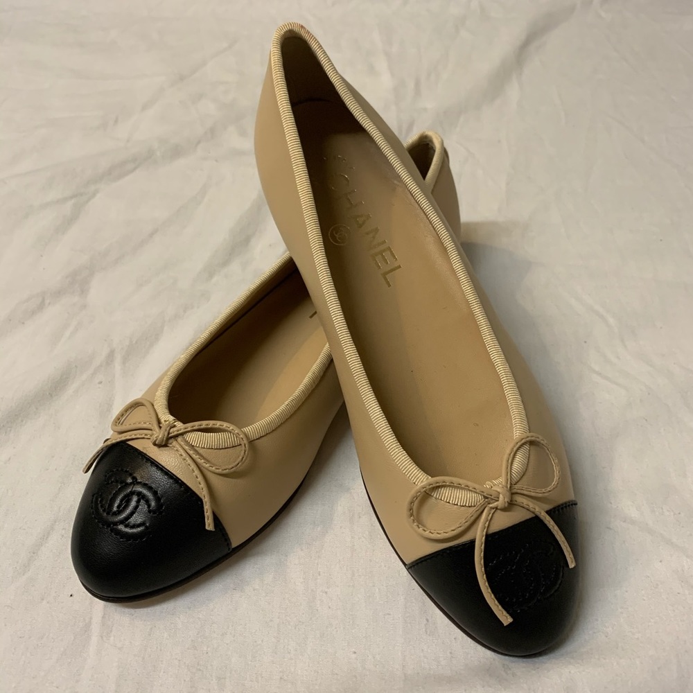 Chanel ballet flats beige with black toes SZ 36